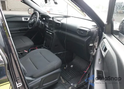 2020 Ford Police Interceptor Utility z USA, uszkodzony, nr VIN 1FM5K8AB7LGA95730